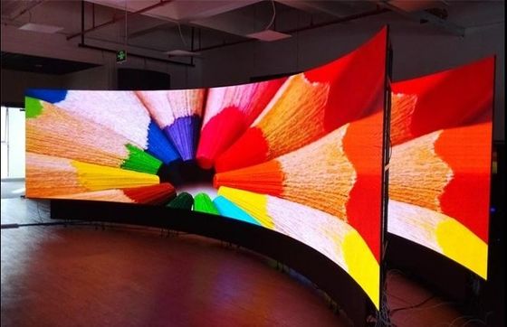 Indoor Outdoor Soft LED Flexible Display Module P4 with Advertising Effect Configuration 1R1G1B